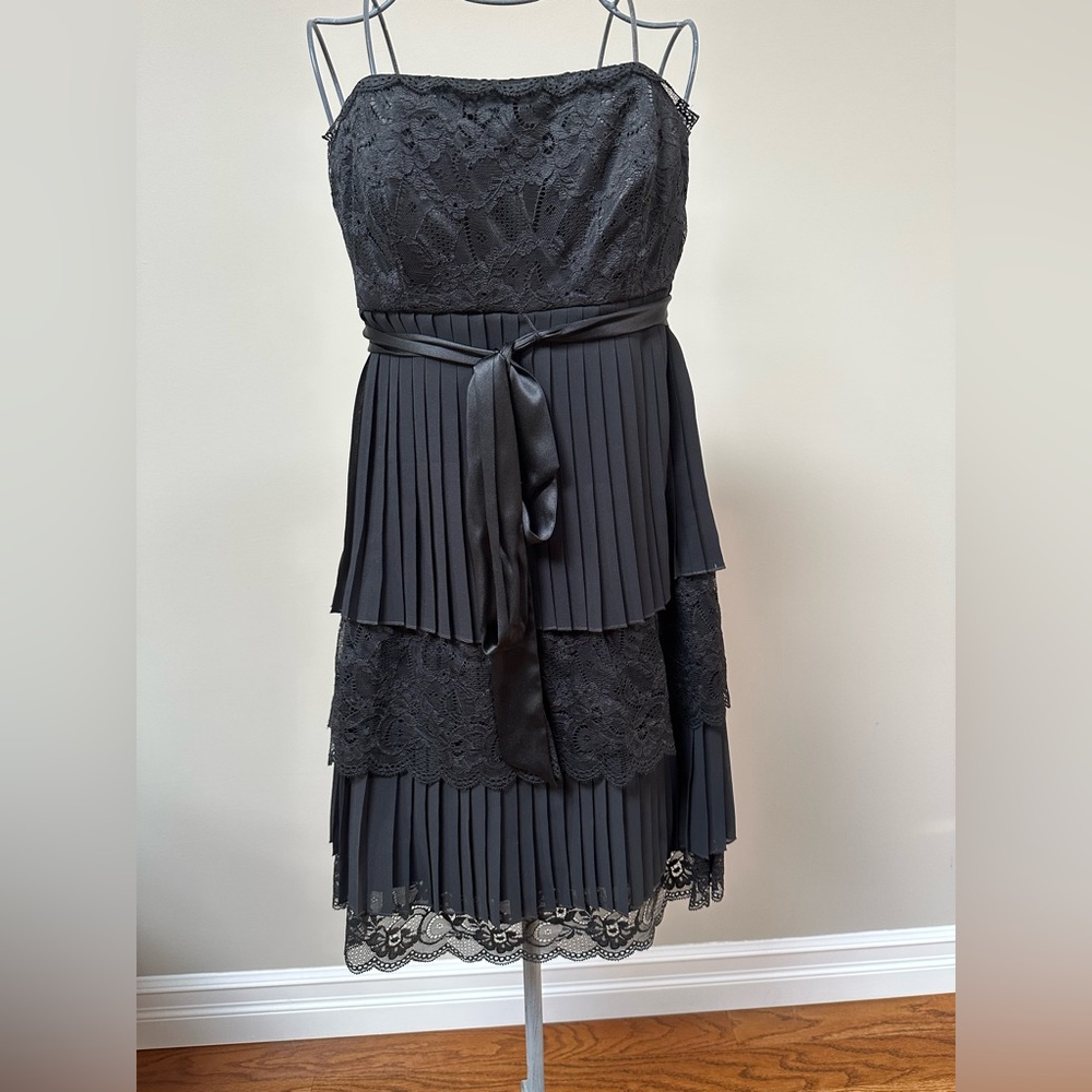 Guess strapless pleated layered dress